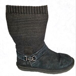 UGG Black Suede Knit Boots Womens Size 8 - Worn